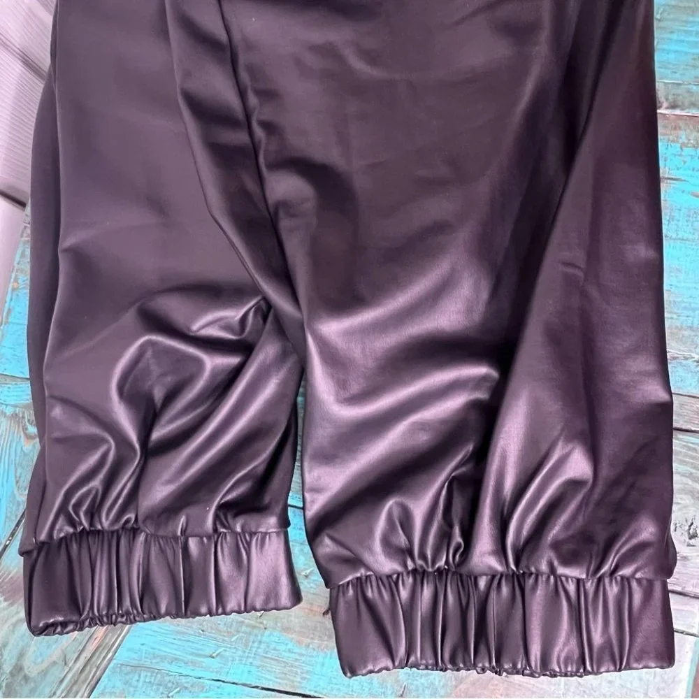 ASOS DESIGN Curve jersey leather-look jogger Size 16 - Picture 8 of 11